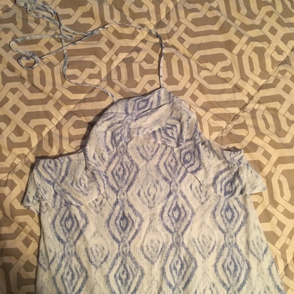 ⭐️SALE Blue/White Patterned Halter Dress w/ Ruffle - Picture 5 of 6